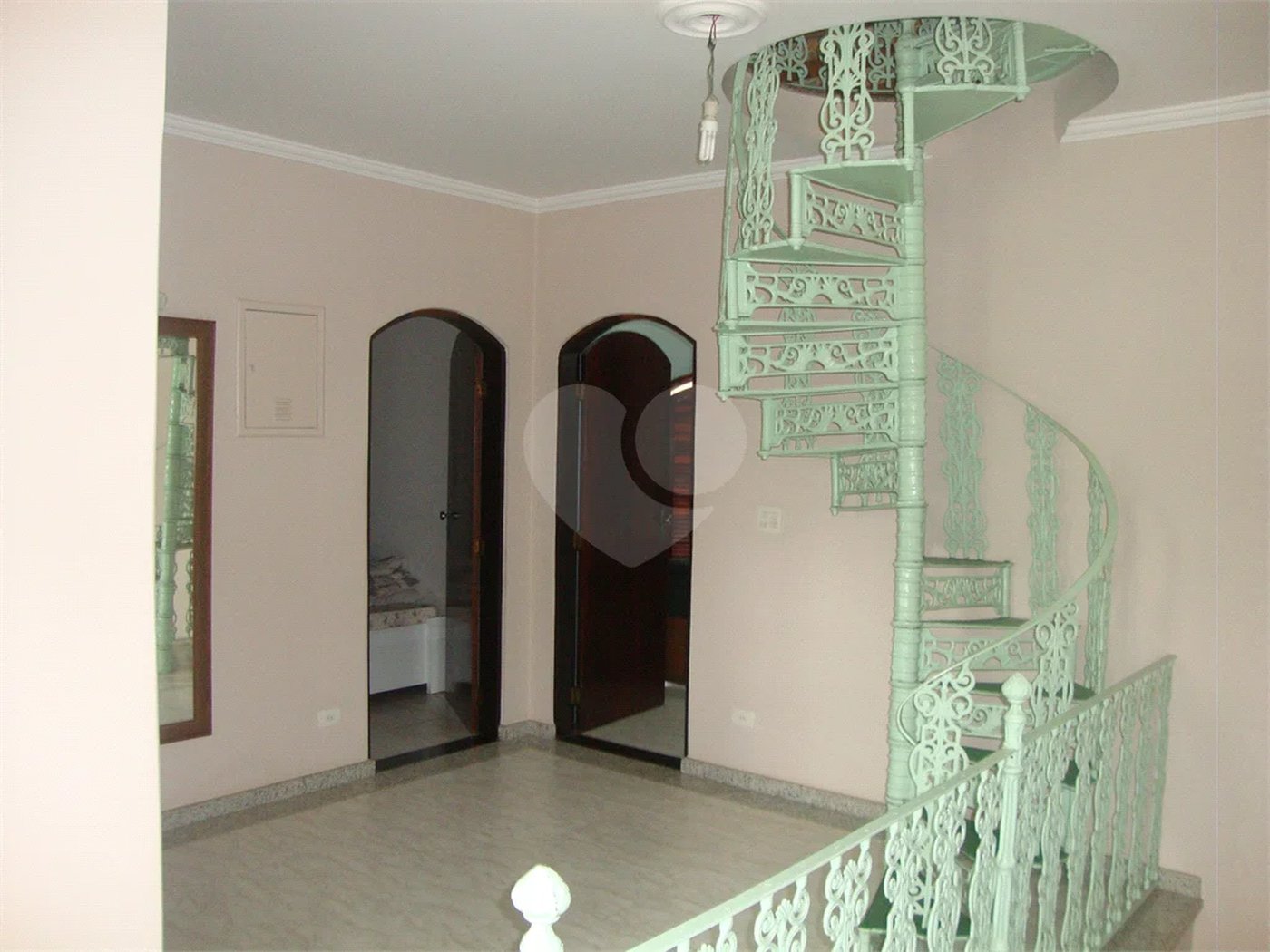 Chácara à venda com 5 quartos, sendo 2 suítes, em Jardim Arujá, Arujá, SP