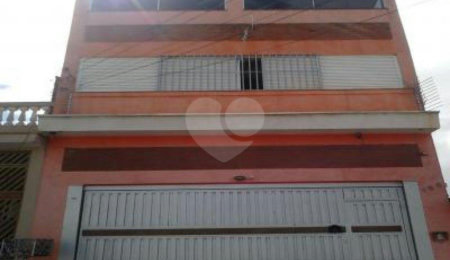 Sobrado à venda com 4 quartos, sendo 2 suítes,  em Penha, São Paulo, SP