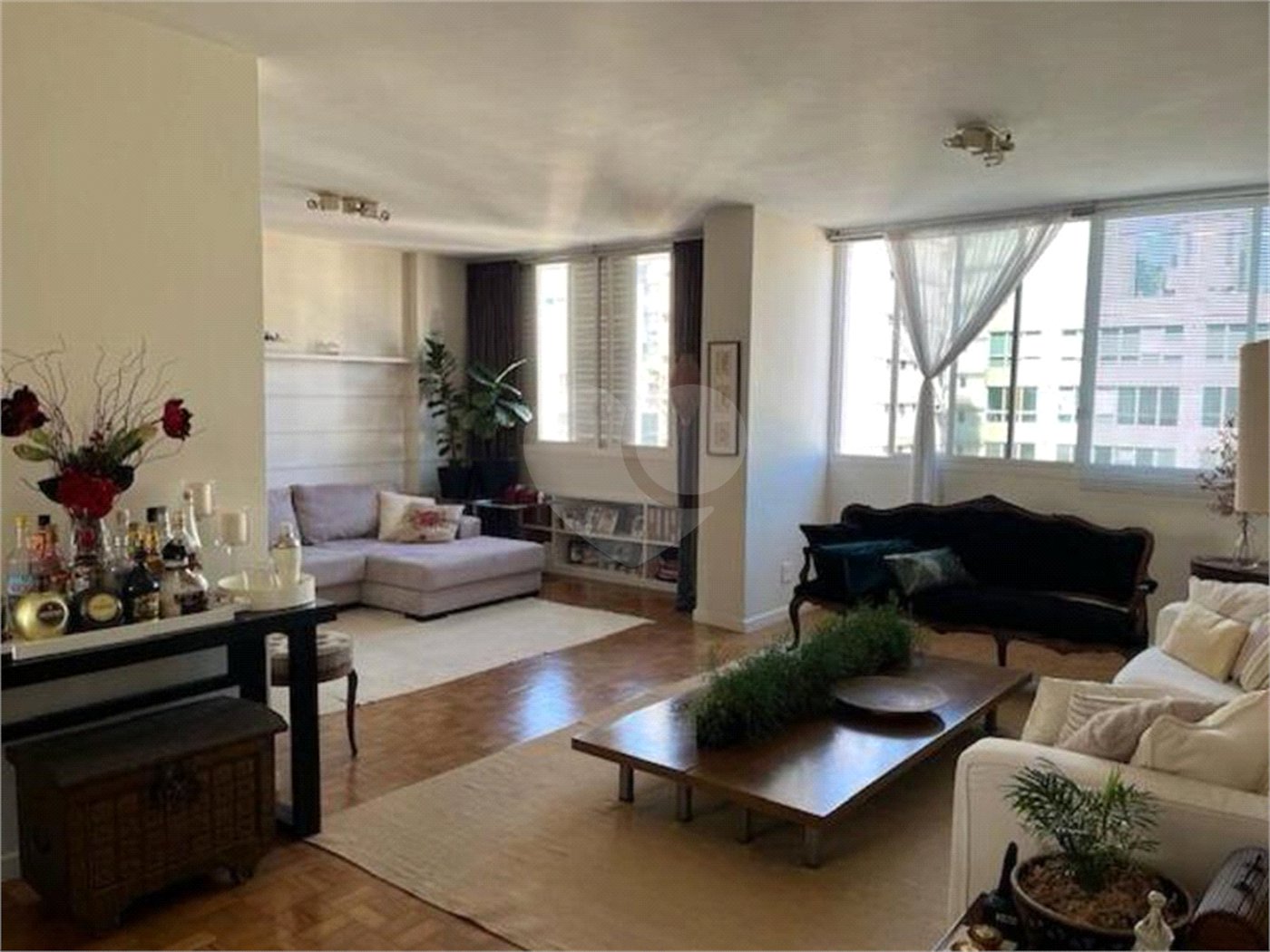 Apartamento à venda ou para alugar com 1 suíte em Jardim Europa, São Paulo, SP