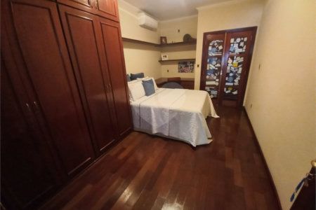 Casa Térrea na XV de Novembro .
