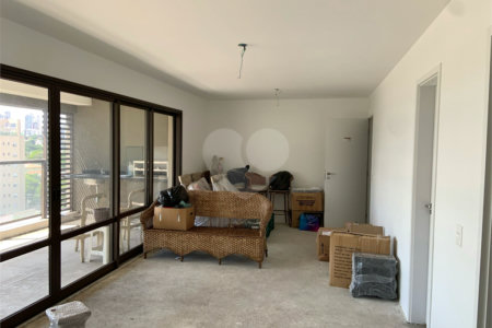 Apartamento à venda com 3 suítes em Bela Aliança, São Paulo, SP