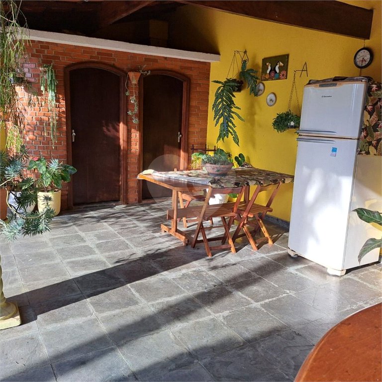 Casa Térrea à venda com 3 quartos, sendo 2 suítes,  em Vila Oliveira, Mogi das Cruzes, SP
