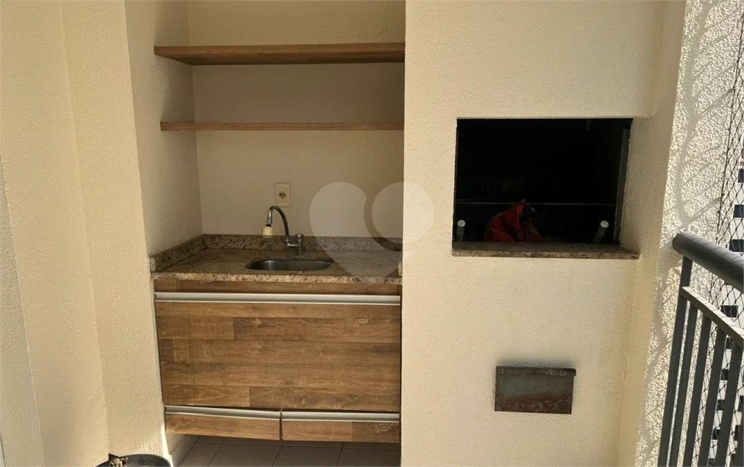 Excelente apartamento de 3 dormitórios, sendo uma Suíte e 2 vagas de garagem.