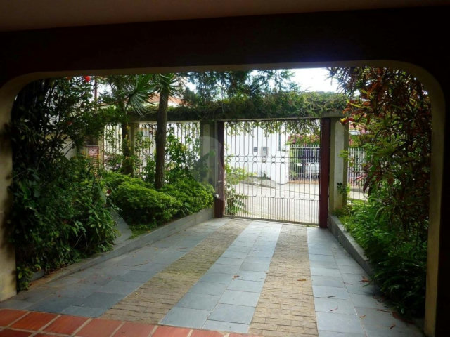 Sobrado à venda com 4 quartos, sendo 2 suítes,  em Tremembé, São Paulo, SP