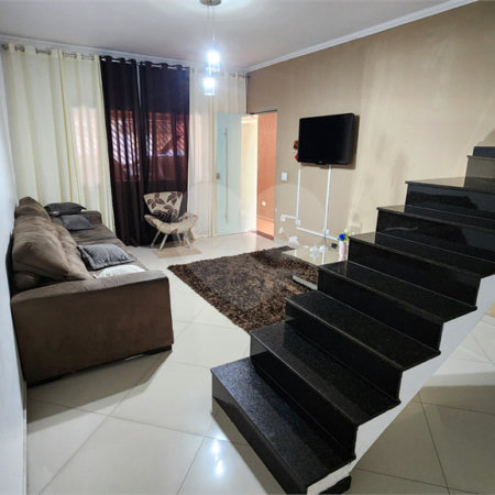 Casa à venda com 3 suítes em Jardim Presidente Dutra, Guarulhos, SP