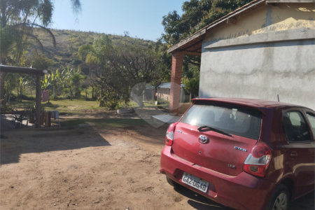 Chácara à venda com 6 quartos, sendo 1 suíte,  no Centro, Biritiba-mirim, SP