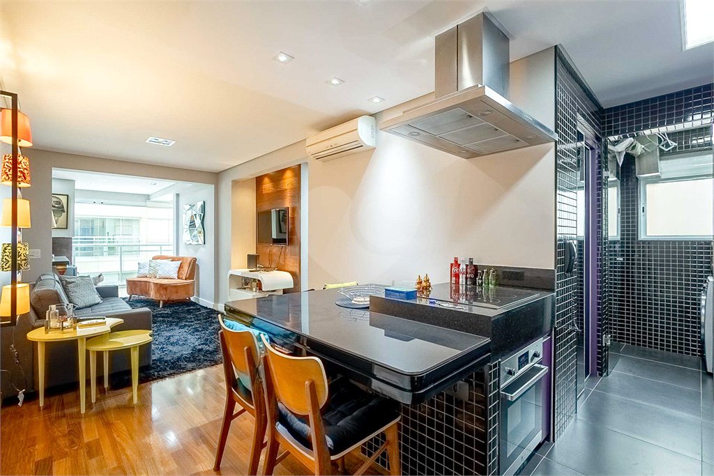 Apartamento à venda ou para alugar com 2 quartos, sendo 1 suíte, em Vila Olímpia, São Paulo, SP