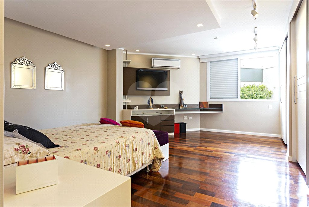 Duplex à venda ou para alugar com 4 suítes em Campo Belo, São Paulo, SP