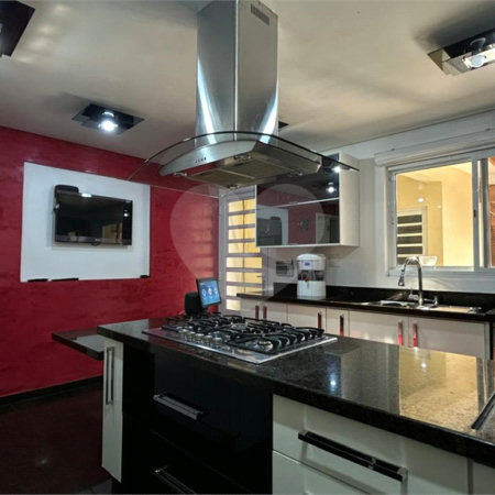 Casa à venda com 3 quartos, sendo 1 suíte, no condomínio Marcia Miyashiro, São Paulo - SP