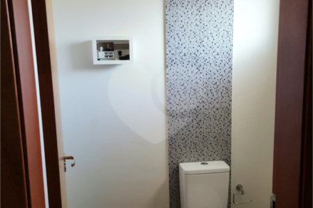 Casa à venda com 4 quartos, sendo 3 suítes, no condomínio Terras de Mont Serrat, Salto - SP