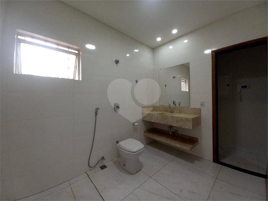 Casa à venda com 3 quartos, sendo 1 suíte,  em Vila Santa Catarina, Dourados, MS