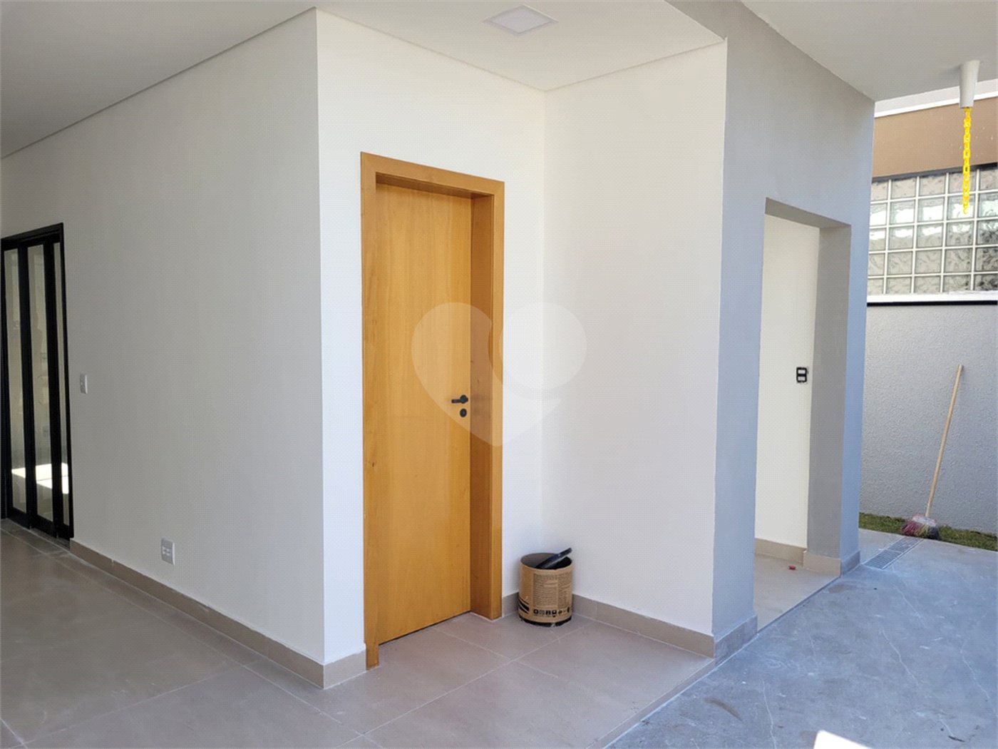 Casa à venda com 3 suítes no condomínio Floradas Paratey, São José dos Campos - SP
