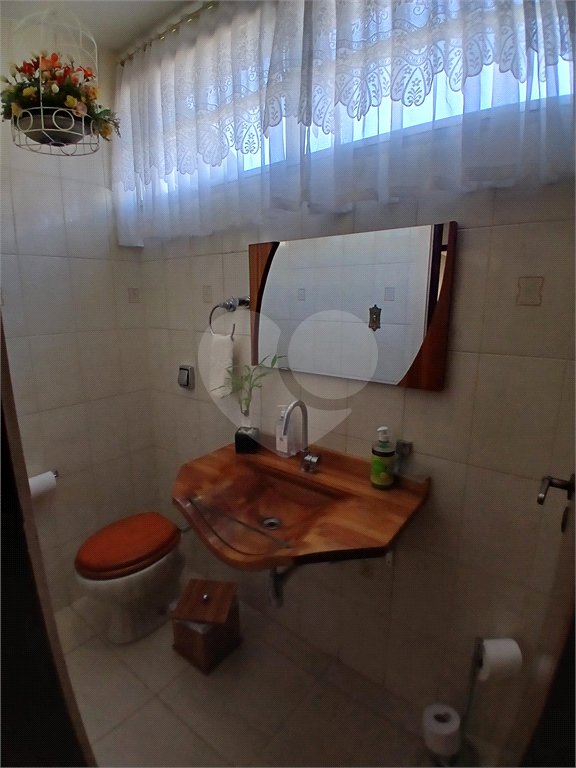 Sobrado à venda com 4 quartos, sendo 2 suítes, em Jardim Leonor, São Paulo, SP