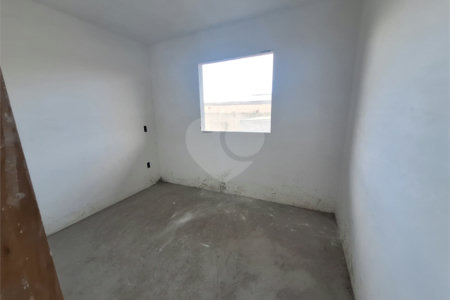 Casa à venda com 2 quartos no condomínio Ângelo Calandrino, São Paulo - SP