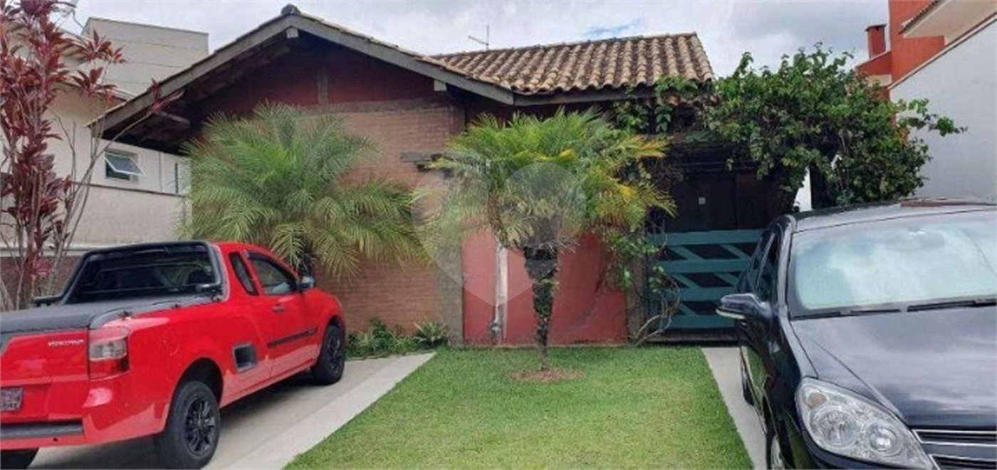 Casa à venda com 3 quartos, sendo 1 suíte, no condomínio Terras de São Francisco, Vinhedo - SP