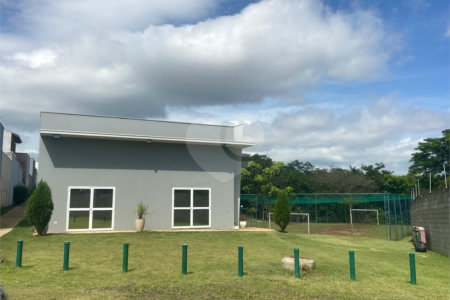 Casa à venda com 3 quartos, sendo 1 suíte, no condomínio Jardim Guarujá, Salto - SP