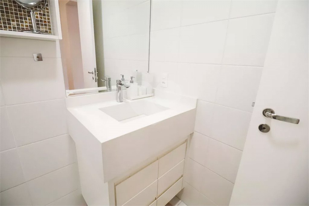 Apartamento à venda com 3 quartos, sendo 1 suíte,  em Vila Dom Pedro II, São Paulo, SP