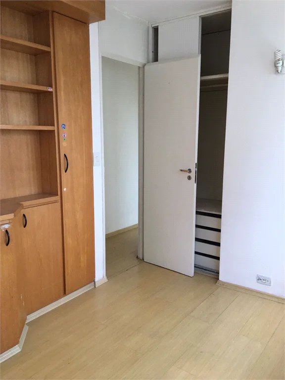 Apartamento à venda com 3 quartos, sendo 1 suíte, em Jardim Parque Morumbi, São Paulo, SP