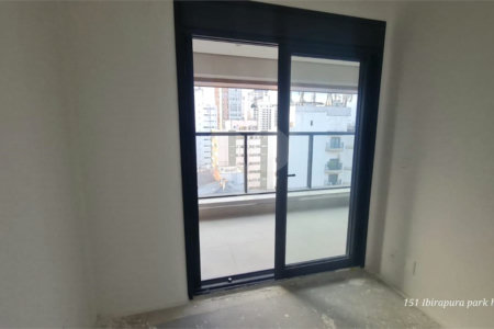 Apartamento à venda com 3 suítes em Moema, São Paulo, SP