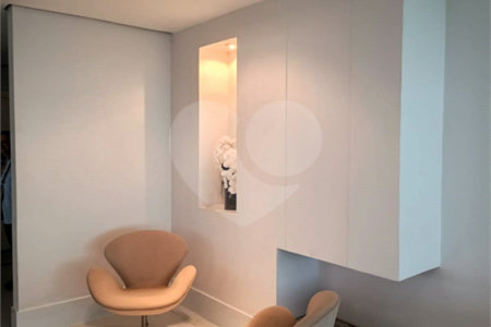 Casa Térrea à venda com 4 quartos, sendo 3 suítes, em Jardim Morumbi, São Paulo, SP