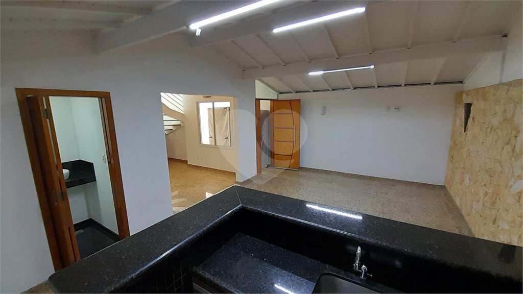 Casa à venda com 3 quartos, sendo 1 suíte, no condomínio Residencial Jardins, São Bernardo do Campo - SP