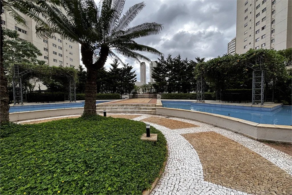 Apartamento para alugar com 3 suítes em Vila Romana, São Paulo, SP