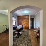 Sobrado à venda com 166 m², 3 dormitórios, 3 vagas cobertas, terraço com vista livre e 16 placas solares! Próximo à USP.