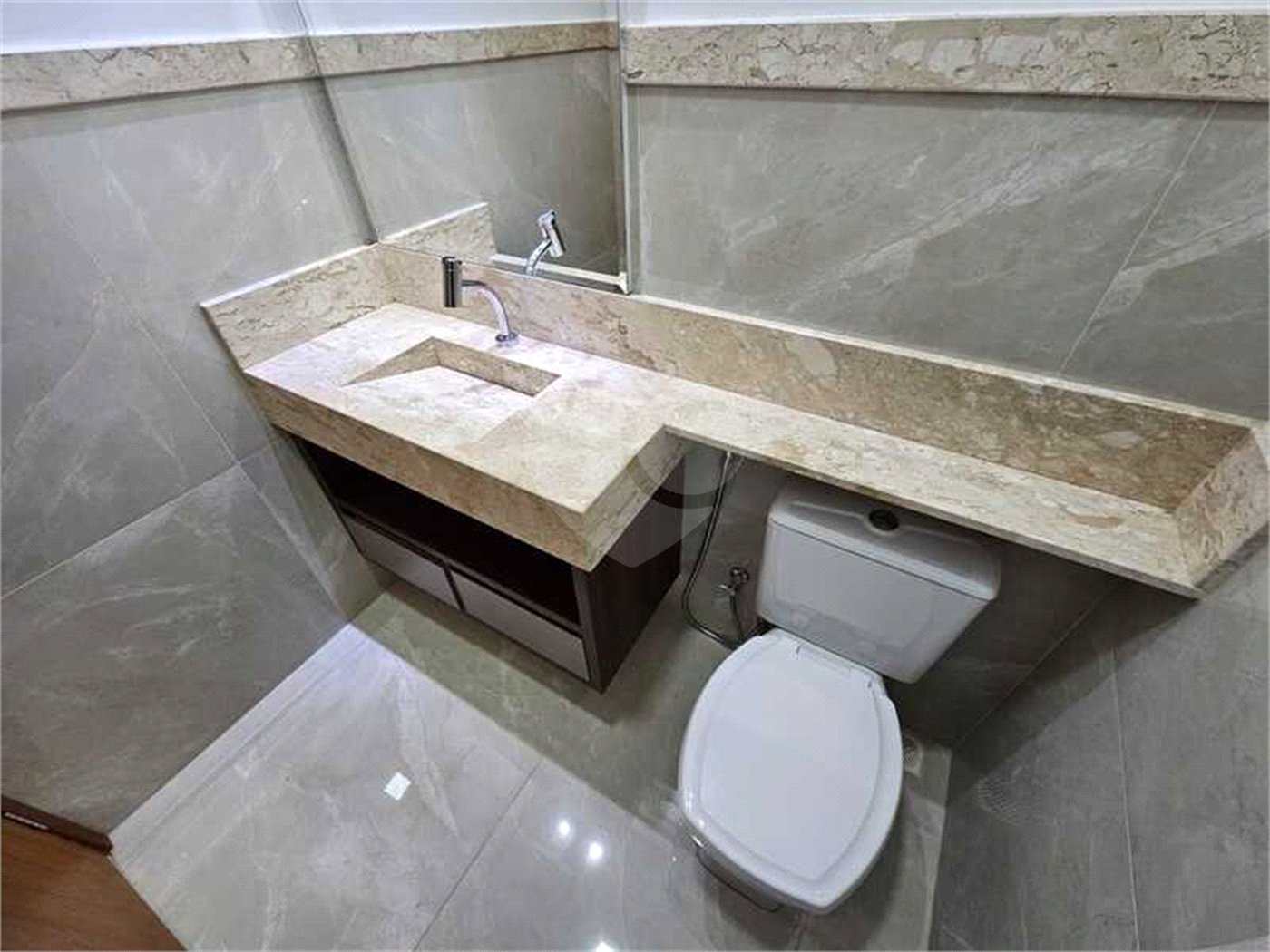 Casa à venda com 3 quartos, sendo 1 suíte, no condomínio Vista Verde, Indaiatuba - SP