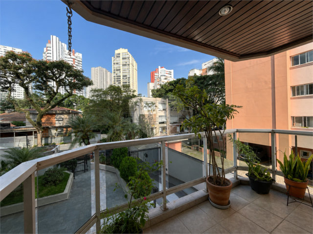 Apartamento à venda com 3 quartos, sendo 1 suíte,  em Jardim Marajoara, São Paulo, SP