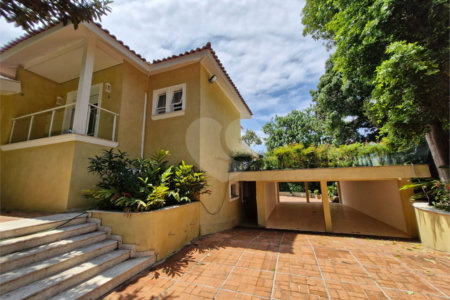 Casa à venda com 4 suítes no condomínio Chácara Flora, São Paulo - SP