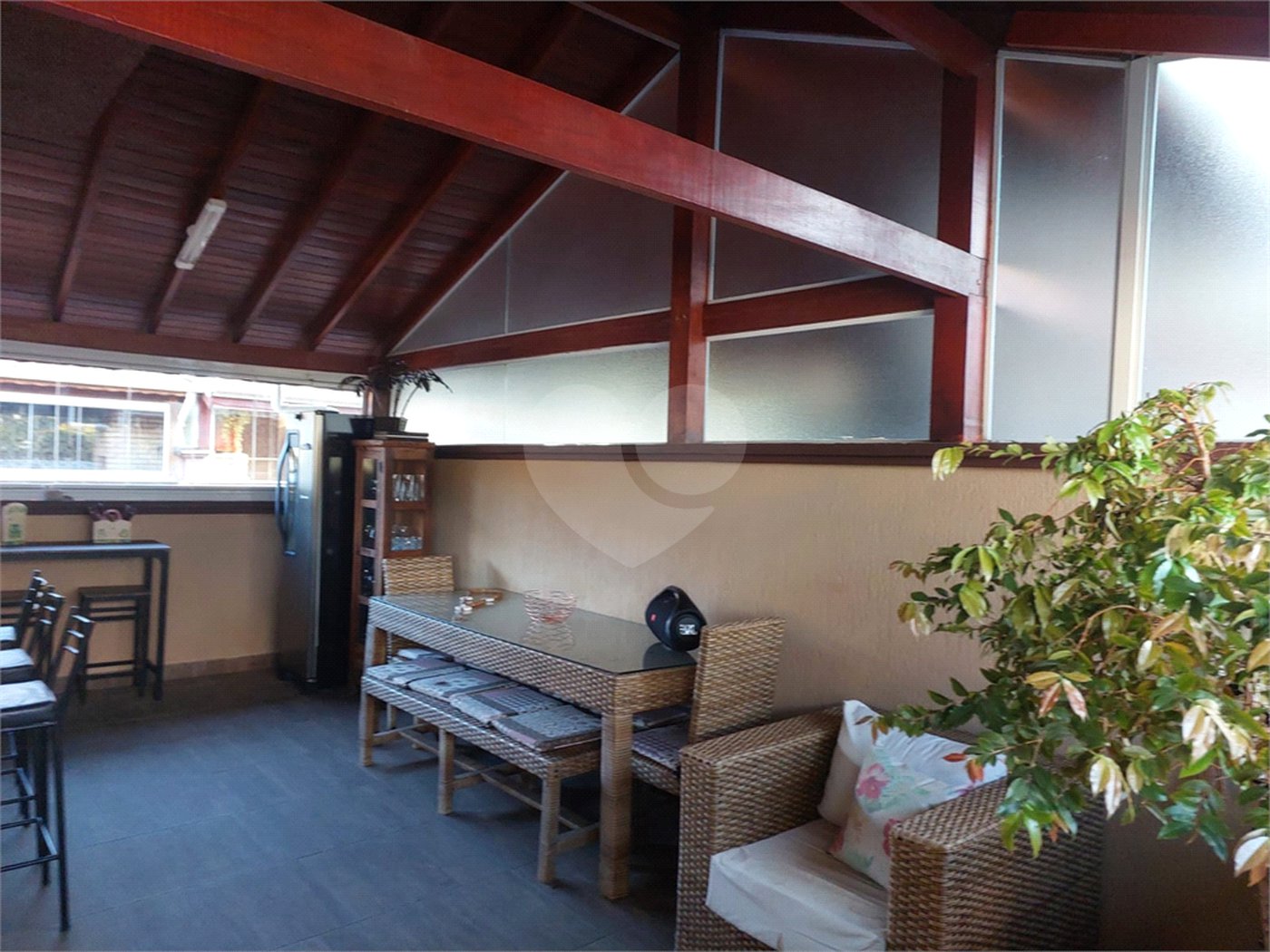 Casa à venda com 3 quartos, sendo 1 suíte, no condomínio Algarve Residencial, São Paulo - SP