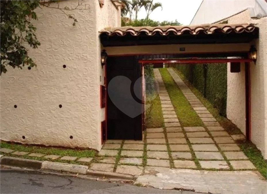 Sobrado à venda com 4 quartos, sendo 1 suíte,  em Vila Rosália, Guarulhos, SP