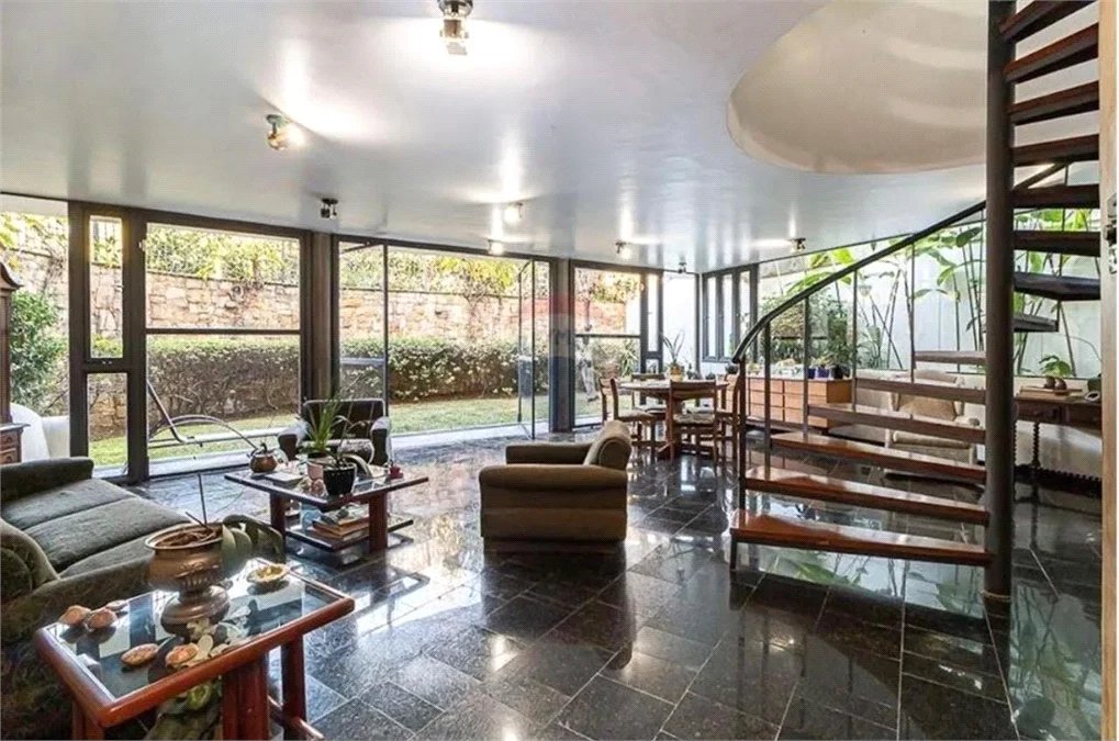 Casa à venda com 4 suítes em Jardim Vitória Régia, São Paulo, SP