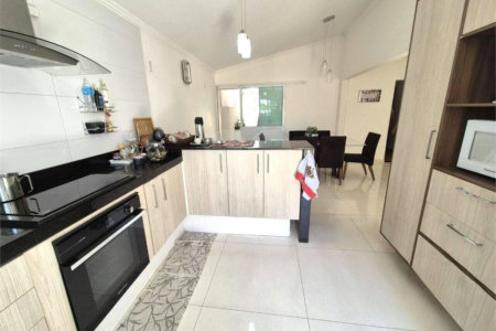 Casa à venda com 3 quartos, sendo 1 suíte,  em Vila Augusta, Sorocaba, SP
