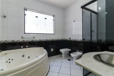 Casa à venda com 3 quartos, sendo 1 suíte, em Brooklin Paulista, São Paulo, SP