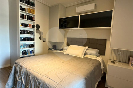 Casa à venda com 3 suítes em Vila Comercial, São Paulo, SP