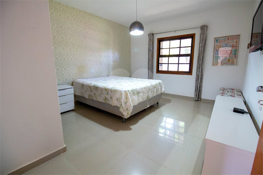 Chácara à venda com 4 quartos, sendo 1 suíte, em Saboó, São Roque, SP