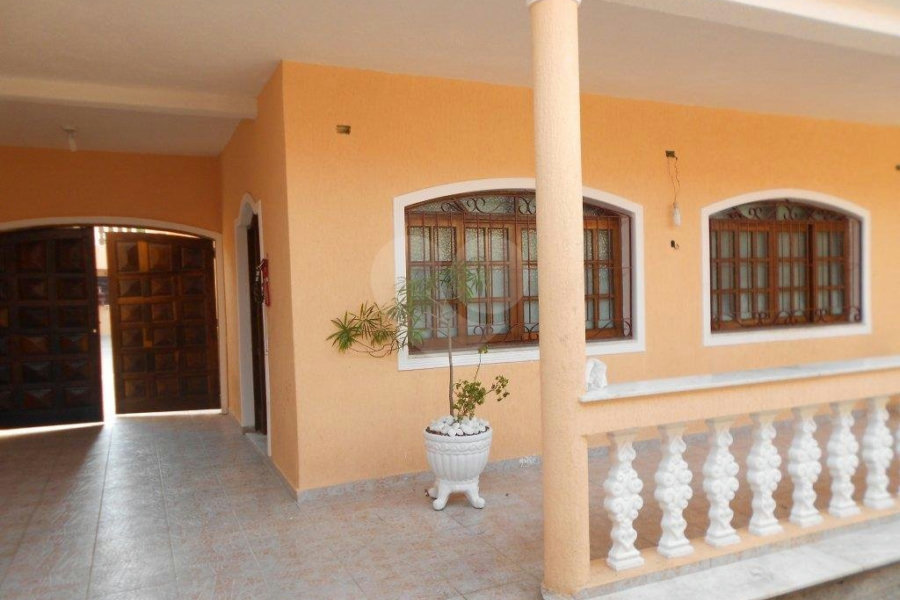 Casa Térrea à venda com 4 quartos, sendo 2 suítes, em Parque Edu Chaves, São Paulo, SP