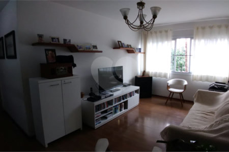 Apartamento à venda com 3 quartos, sendo 1 suíte,  em Cerqueira César, São Paulo, SP
