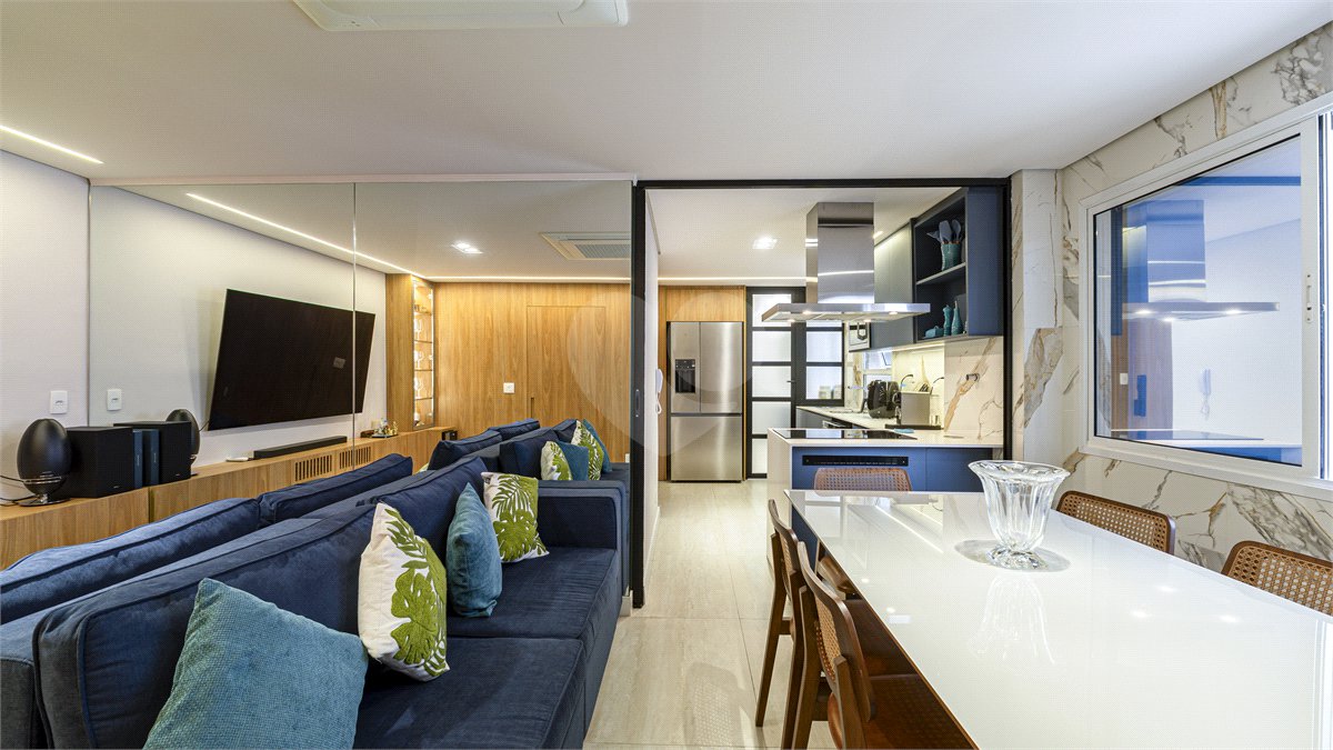 Apartamento à venda com 3 quartos, sendo 1 suíte, em Vila Uberabinha, São Paulo, SP