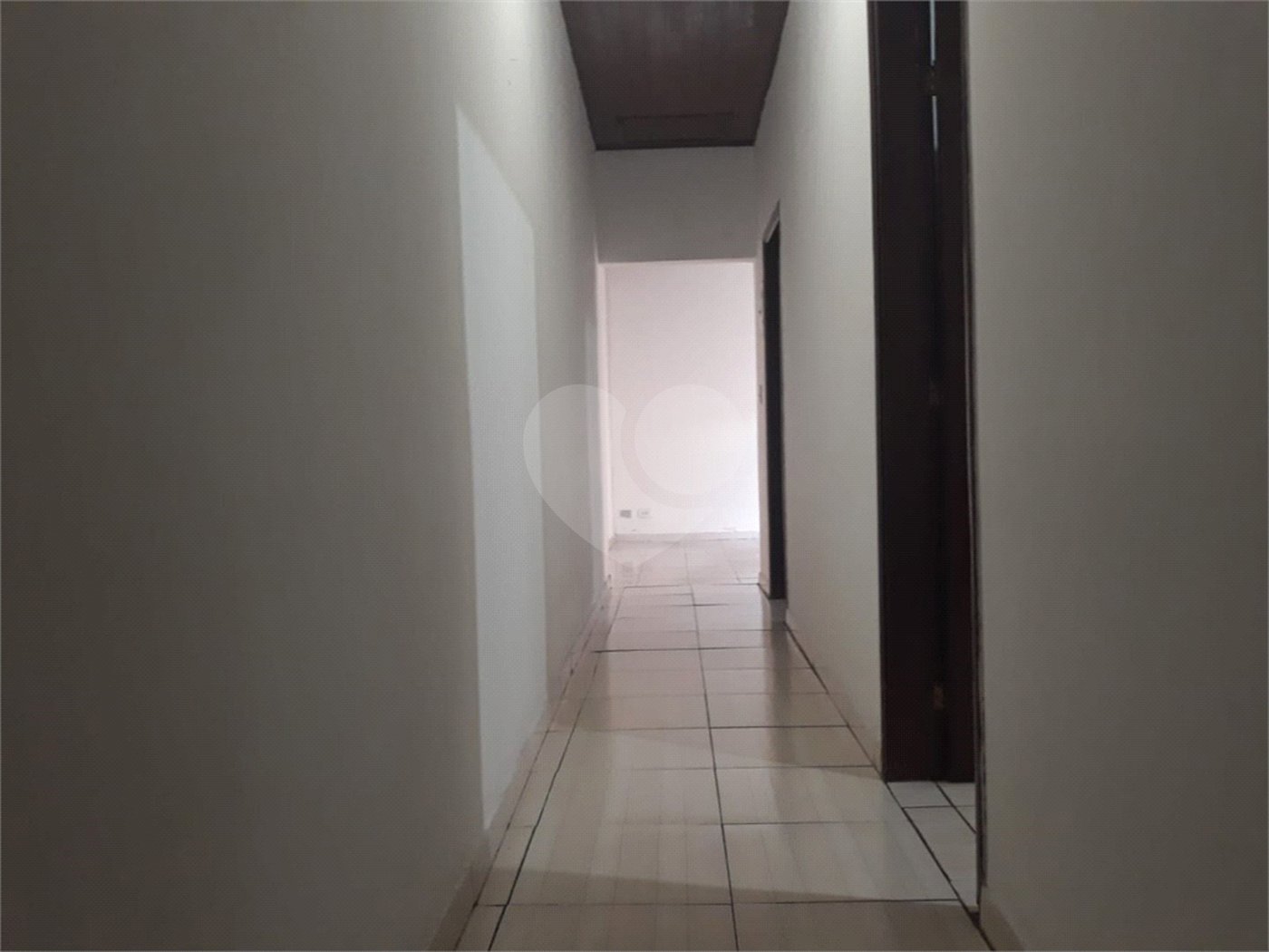 Casa à venda com 4 quartos, sendo 1 suíte, no Centro, São Roque, SP