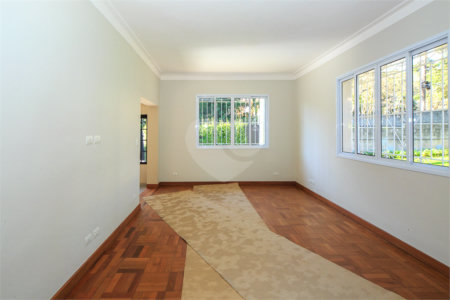 Casa Térrea à venda com 3 quartos, sendo 1 suíte, em Alto da Boa Vista, São Paulo, SP