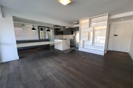 Apartamento à venda com 3 suítes em Vila Ipojuca, São Paulo, SP