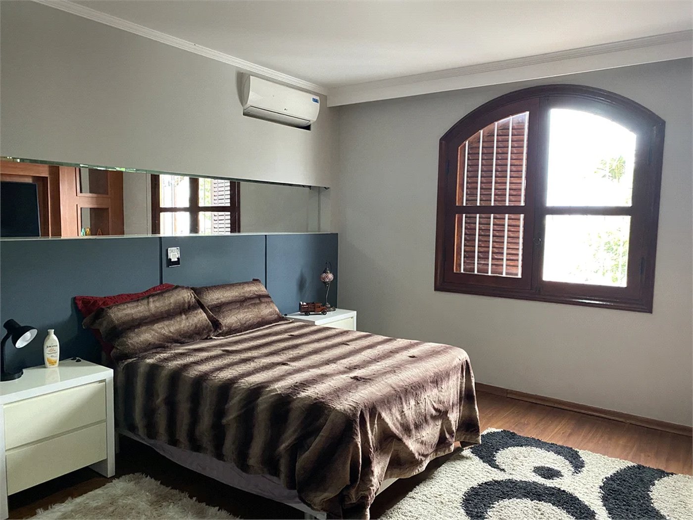 Casa à venda com 3 suítes em Jardim Leonor, São Paulo, SP