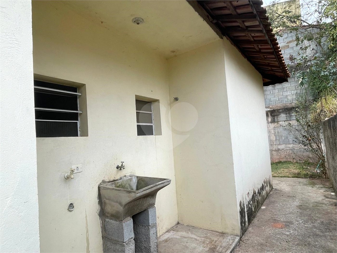 Sobrado à venda com 2 quartos, sendo 1 suíte, em Loteamento Jardim do Sol (mailasqui), São Roque, SP