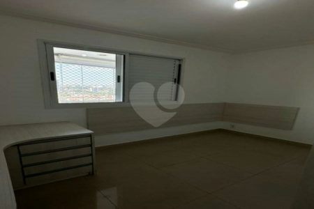 Apartamento à venda com 3 quartos, sendo 1 suíte, em Parque Maria Luiza, São Paulo, SP