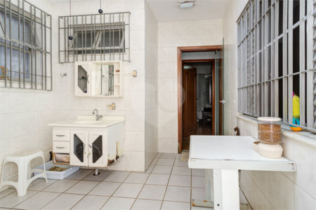 Casa à venda com 3 quartos, sendo 1 suíte, em Santo Amaro, São Paulo, SP