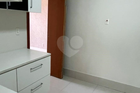Apartamento à venda com 3 quartos, sendo 1 suíte, no Centro, Itapetininga, SP