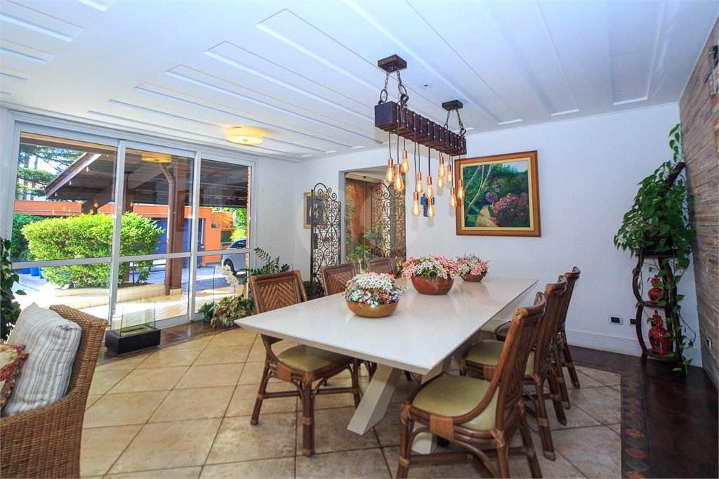 Casa Térrea à venda com 4 quartos, sendo 2 suítes, em Jardim Petrópolis, São Paulo, SP