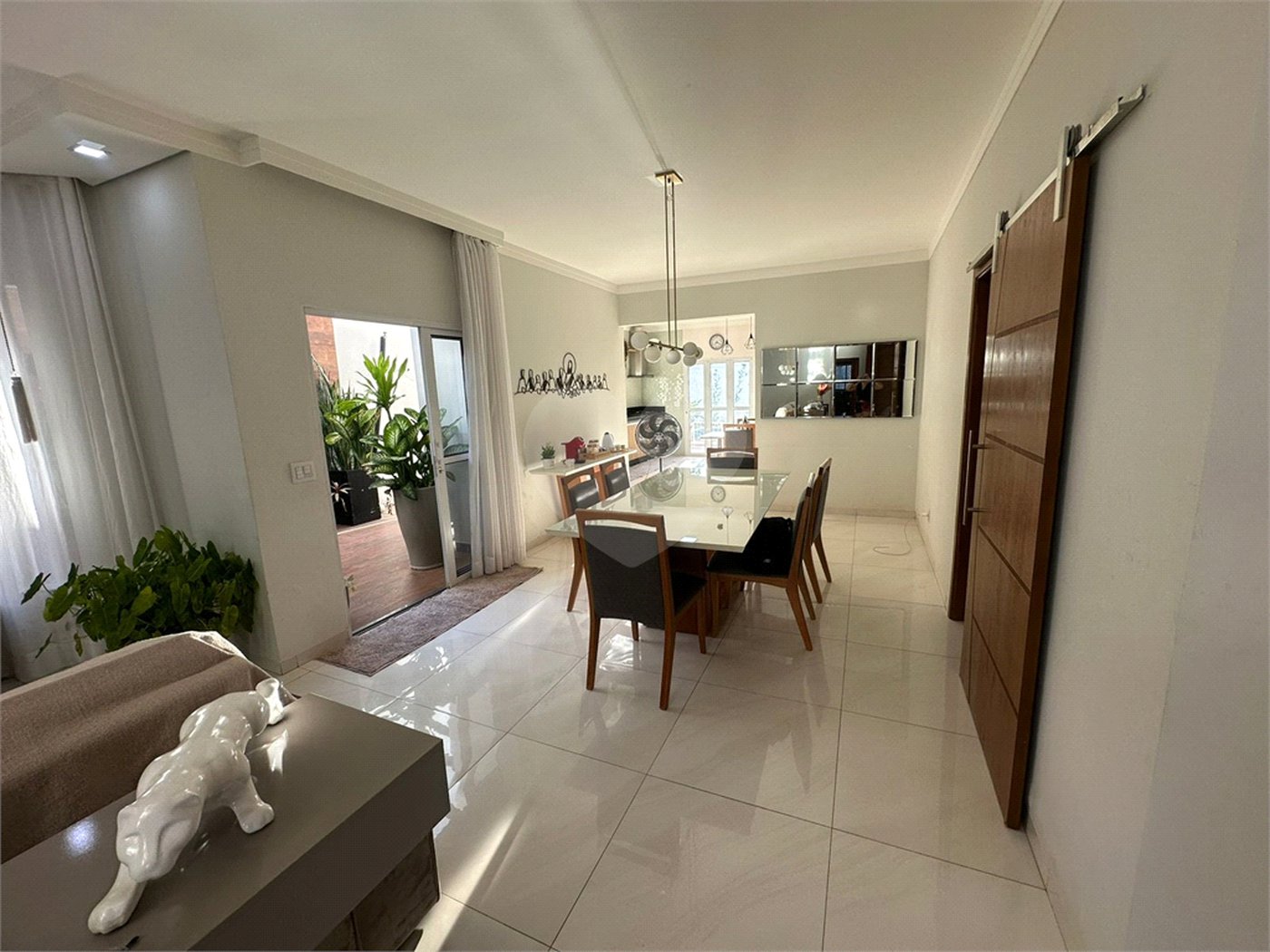Casa à venda com 3 suítes em Cidade Jardim, Araraquara, SP